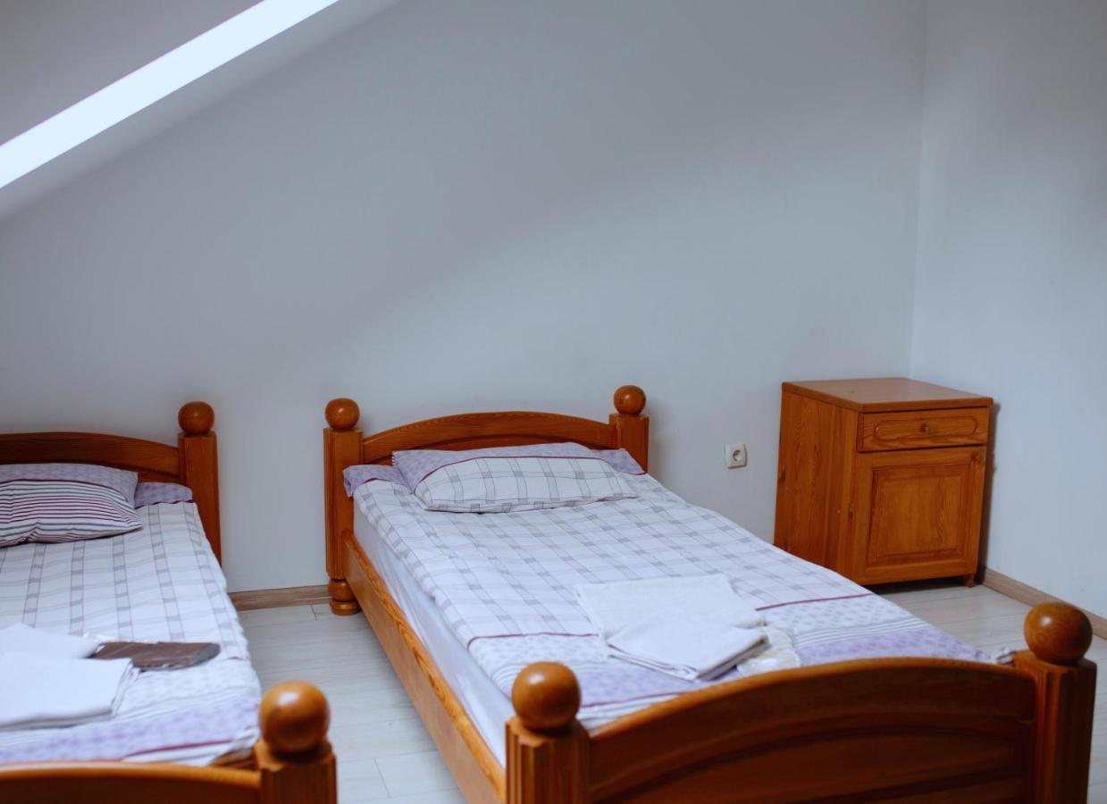 Otel Grebenky 3*